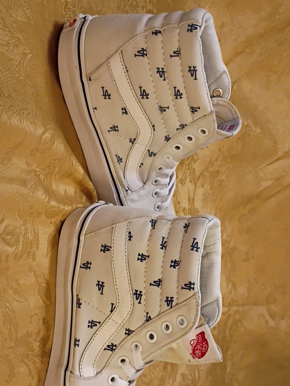 VANS White High-Top  with Navy LA Dodgers Logo Men's 9.0 Women's 10.5